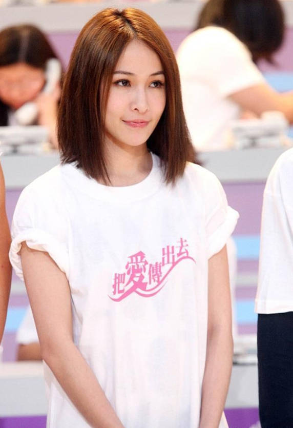 43岁萧亚轩,萧亚轩40岁换18个男友