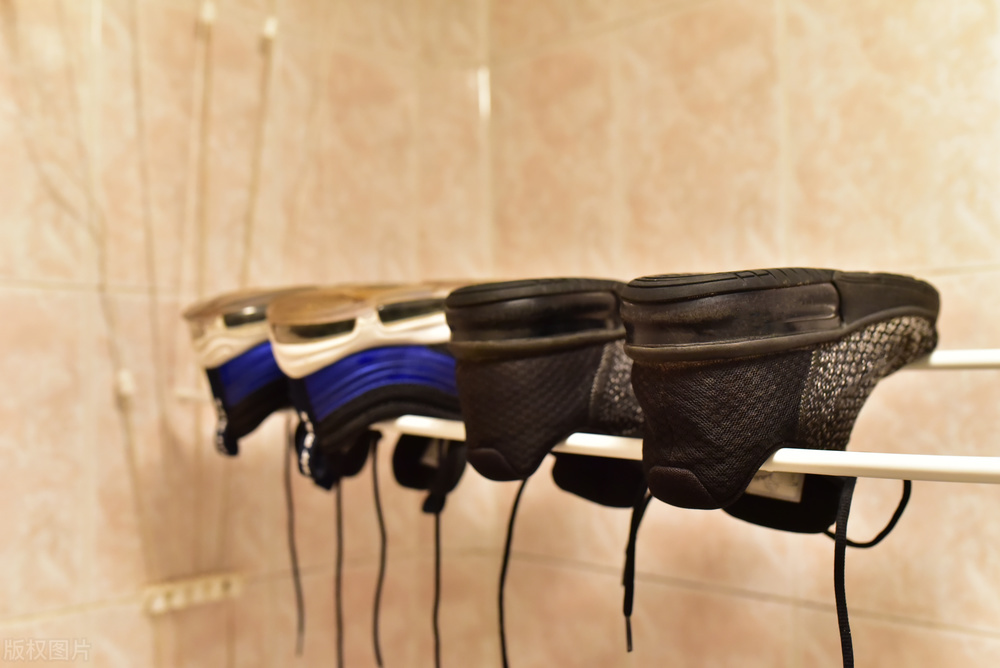 洗鞋店告诉你洗鞋子小技巧,洗鞋小妙招最火视频