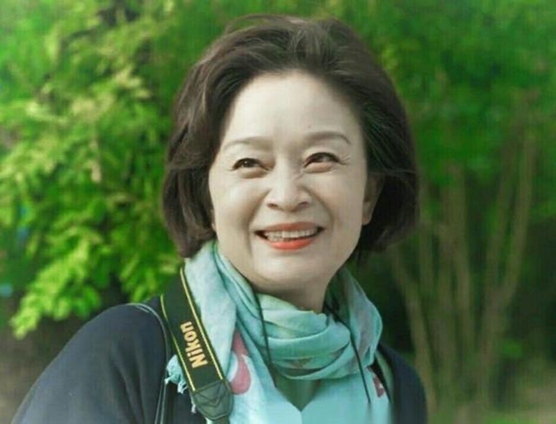 老戏骨刘莉莉深谙西装穿搭精髓,刘莉莉穿搭