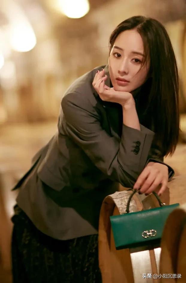 香奈儿迪奥联名包包,最近流行的迪奥包包