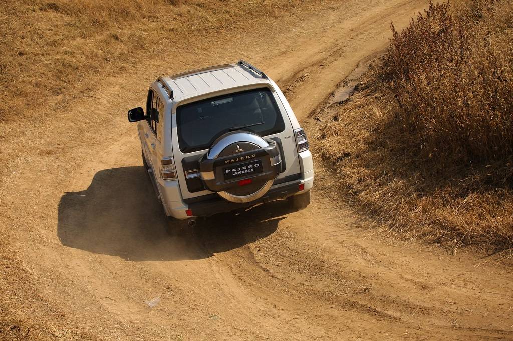 山猫帕杰罗硬派越野,山猫帕杰罗越野能力有多强