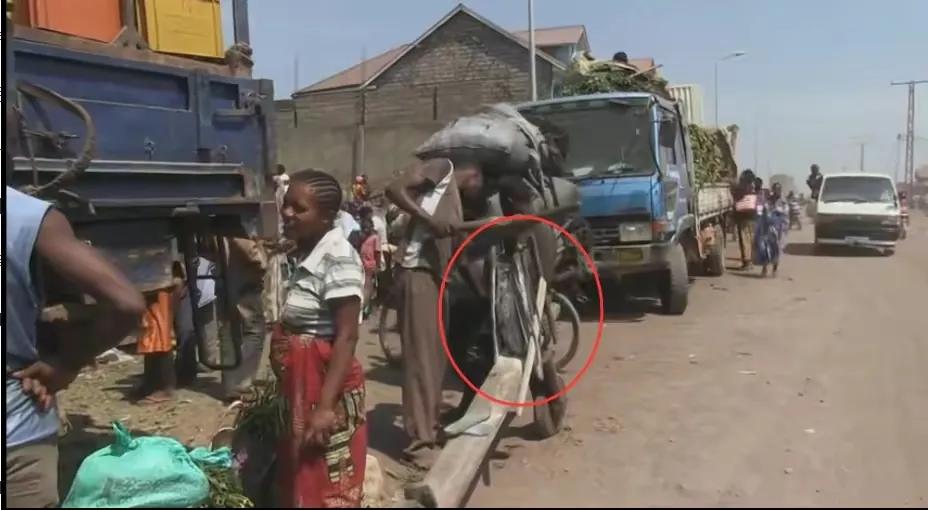 把中国自行车用到极致，就是非洲的致富之路！上街都会有美女搭讪