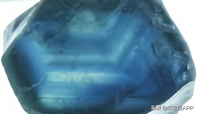 宝石的裂纹叫什么,宝石有裂痕是不是就失去价值了