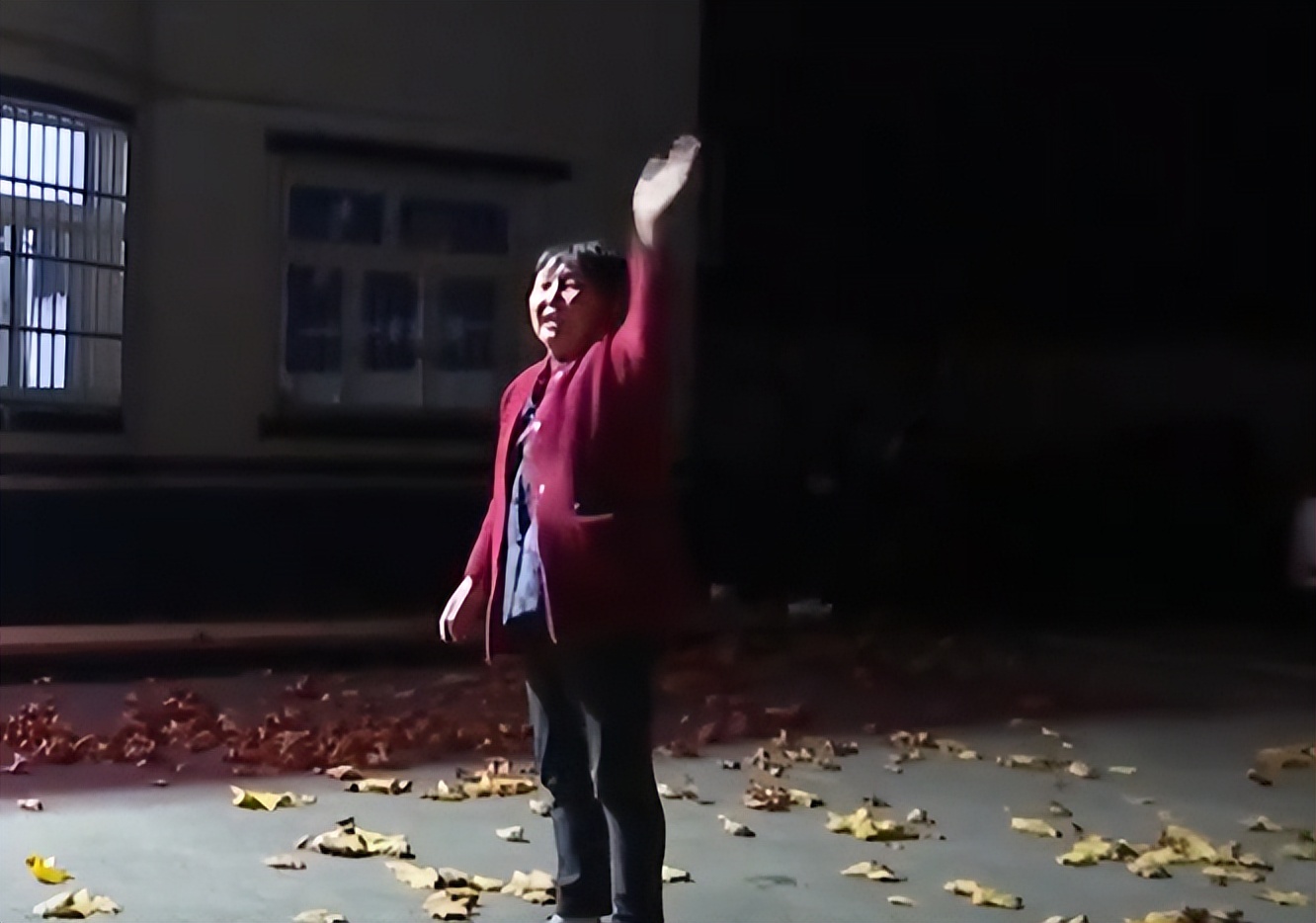 邻居办酒席房门被撬,邻居撬开我房门办婚宴知乎