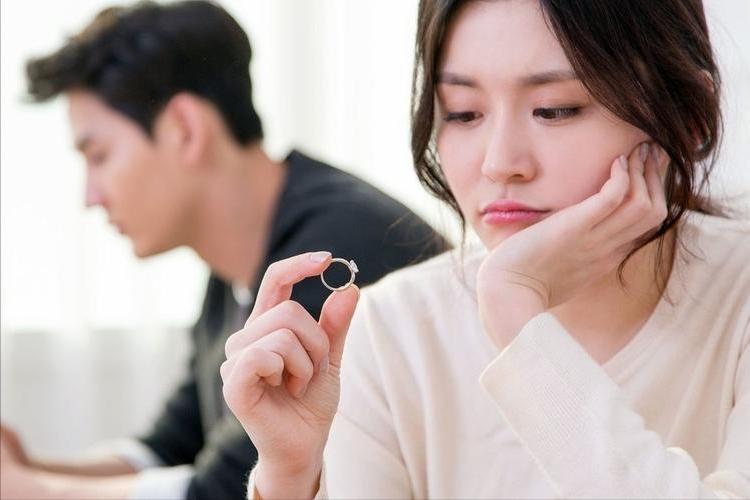 *生活性**过程中,男人尿尿和射精会同时发生吗?单身女青年不妨了解