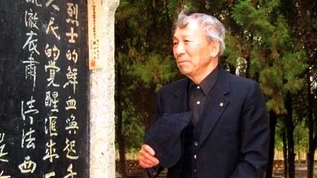 88岁日本老兵来到四川祭拜川军，提出惊人遗愿：为我造一座跪像吧