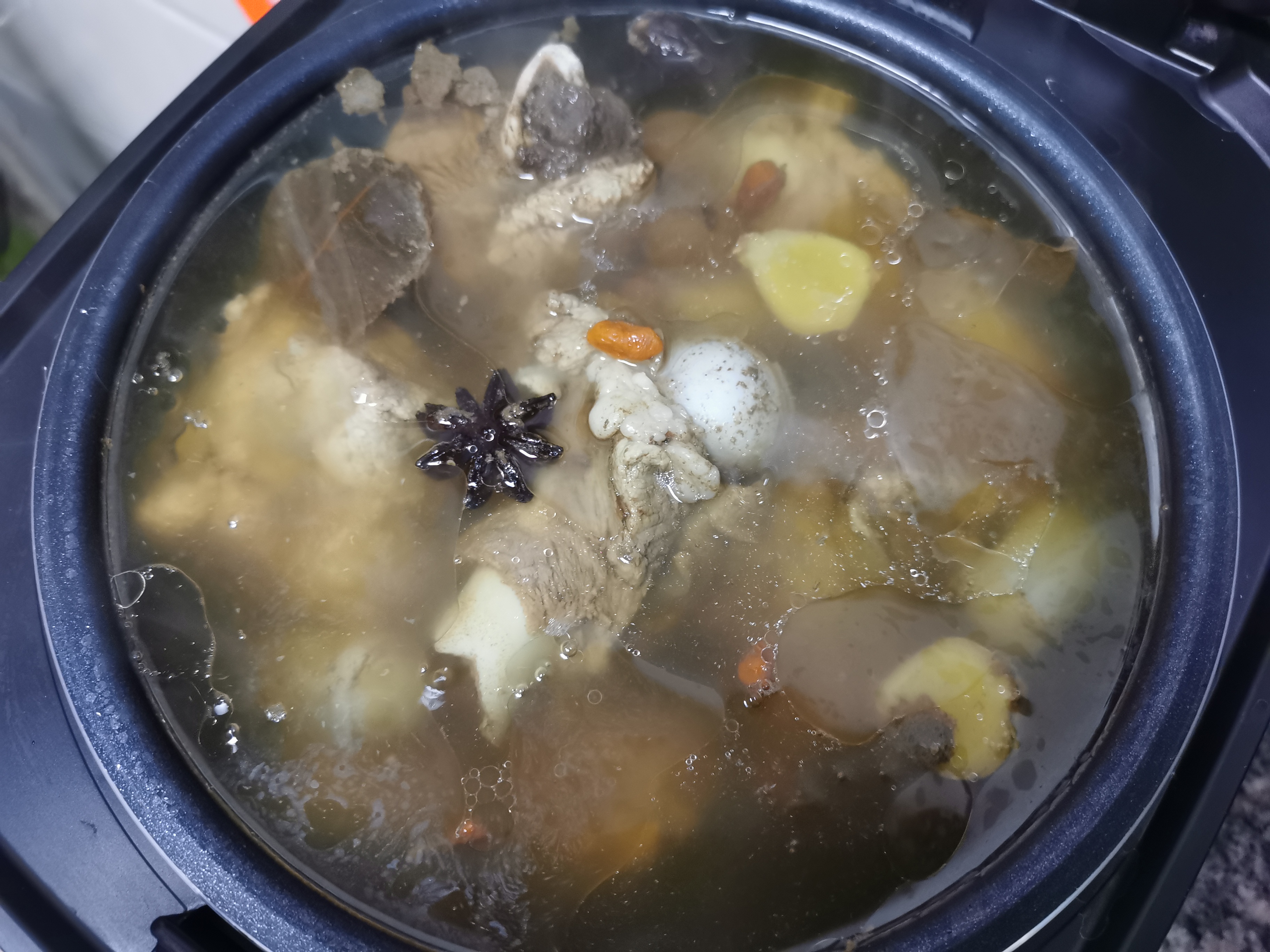 清炖大骨头怎么炖又烂又嫩,如何炖大骨头好吃汤好喝