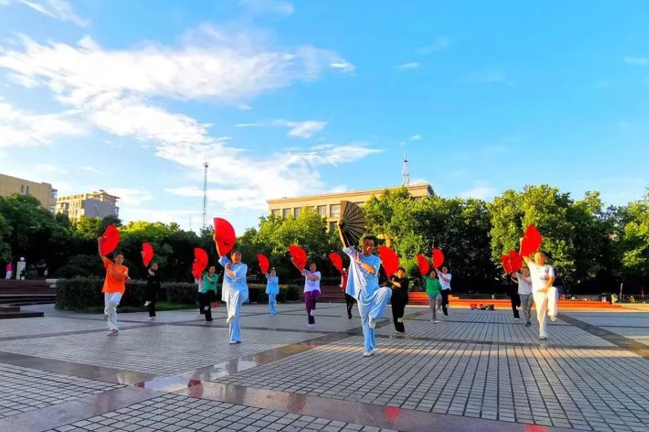 赏美景听自然乐曲,游玩景点峰峰