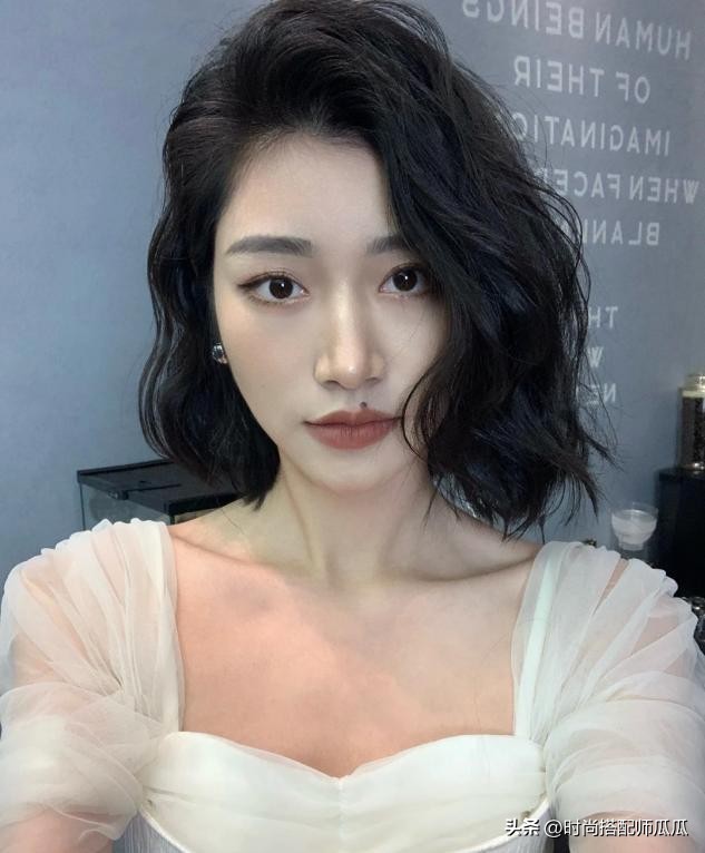 脸圆黑长直怎么烫发尾好看,慵懒烫发2022年最适合女神的烫发