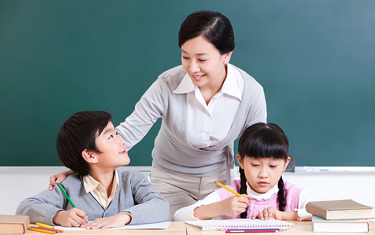 教师专业课怎么学,教师不仅仅要传授学生知识