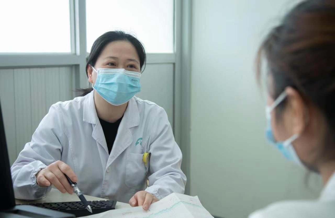 二胎妈妈羊水破裂,二胎27周子宫破裂