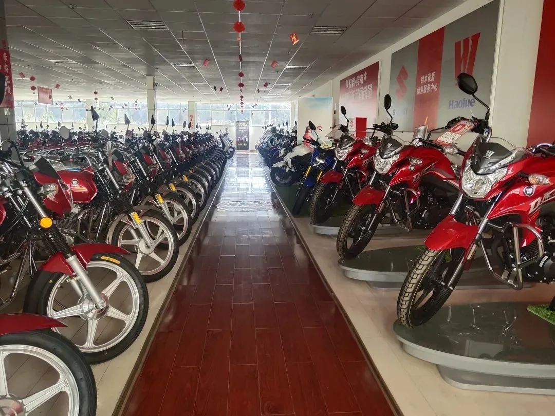 易门乔鑫商贸有限公司展厅,易门乔鑫汽车卖场