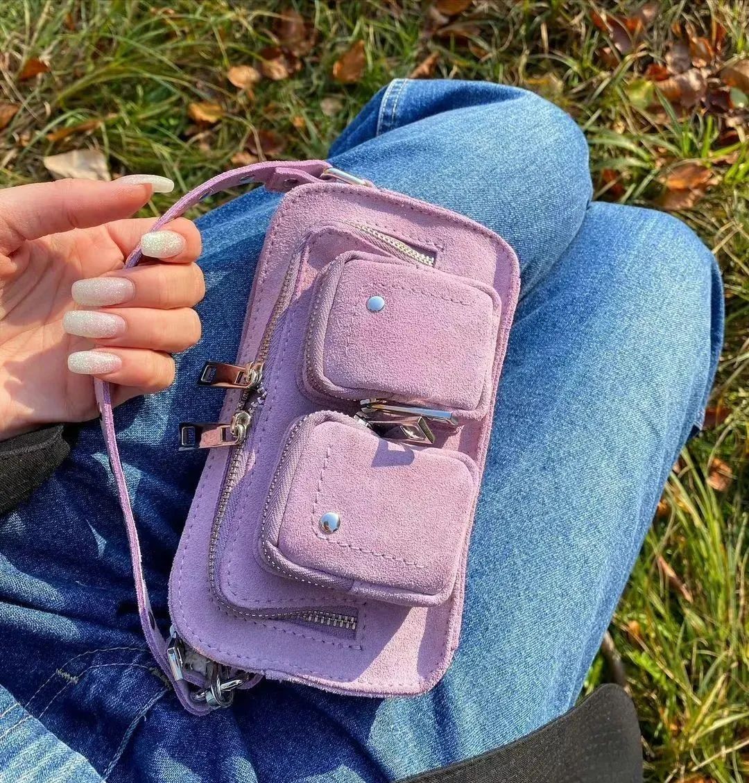 紫色穿了显老气吗,紫色怎么穿有小众感