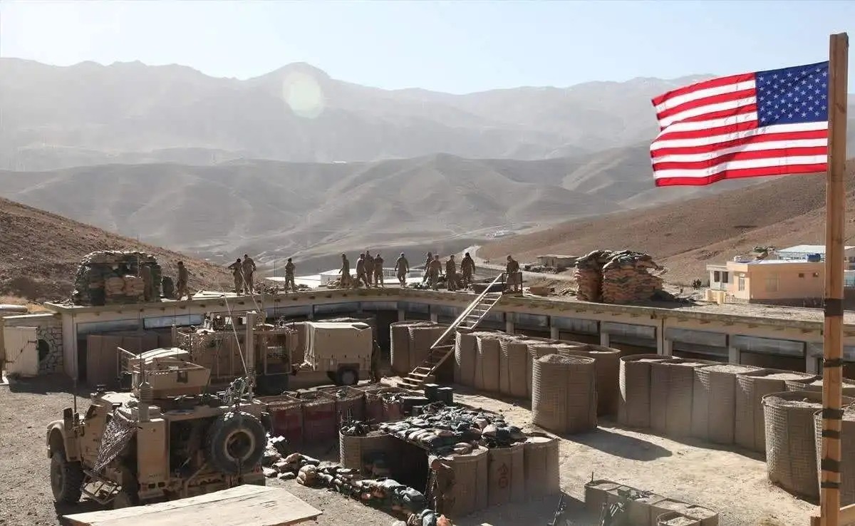 美国100年没救成的非洲小国，被中国用3年救回后，奉上大礼作回报