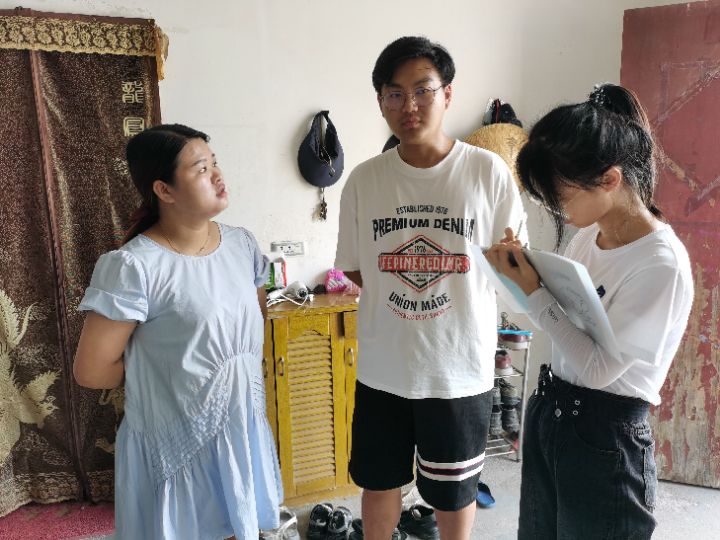 湖北学子三下乡心有光芒何畏远方,湖北学子三下乡课堂