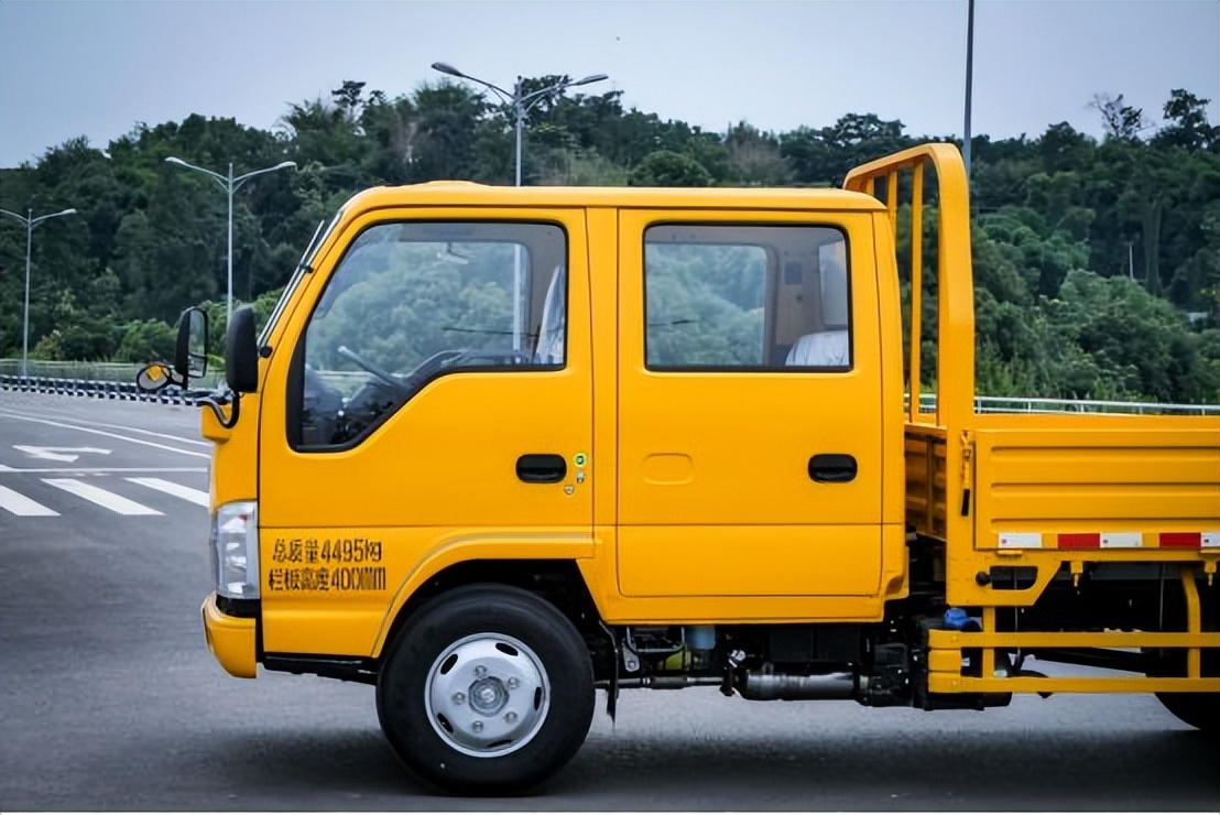 庆铃铃咖2.0轻卡油耗多少,庆铃铃咖2.0l中体轻卡价格