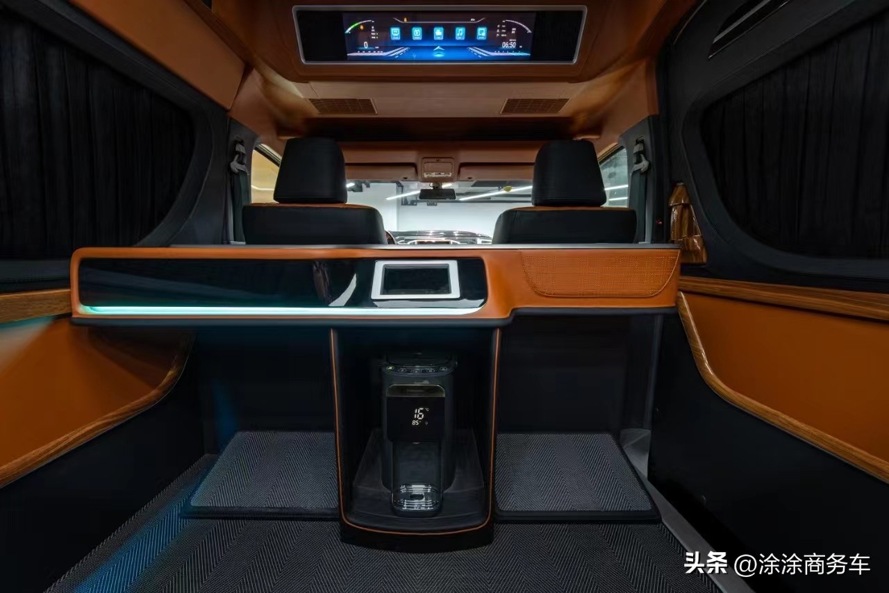 最新丰田海狮7座改装,丰田海狮9座豪华改装过程