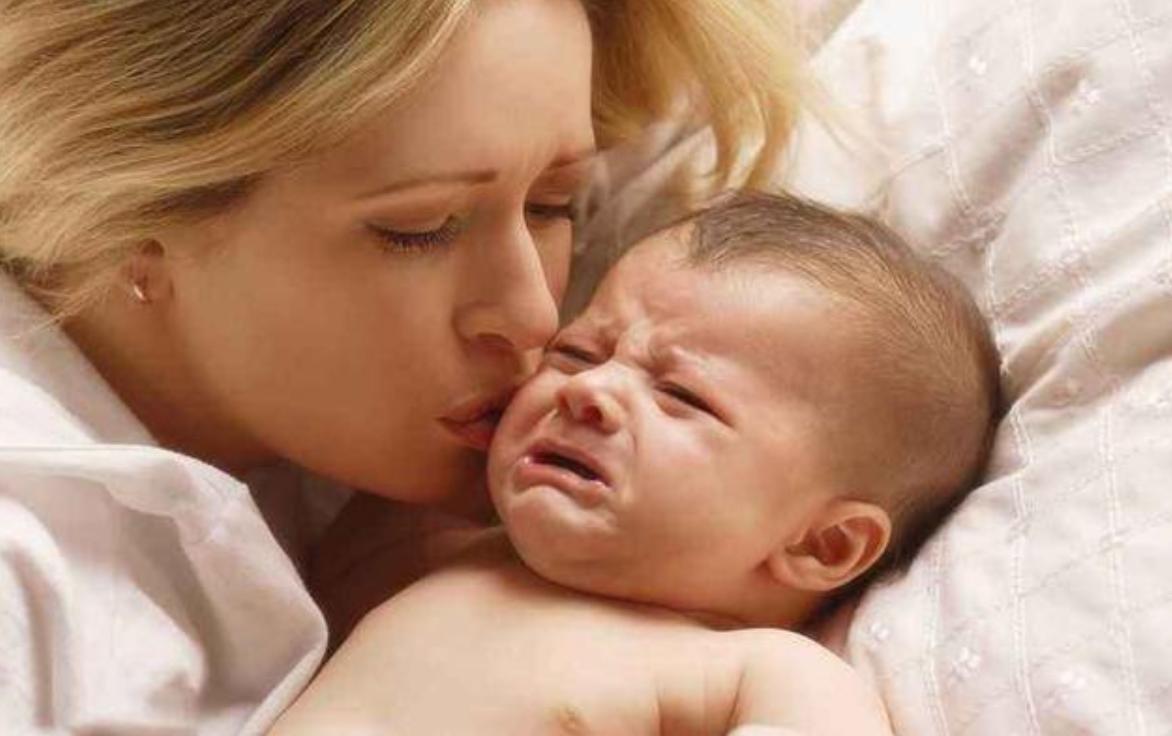 两个月宝宝爱哭闹睡觉不踏实原因,两个月宝宝睡觉不踏实是缺钙吗