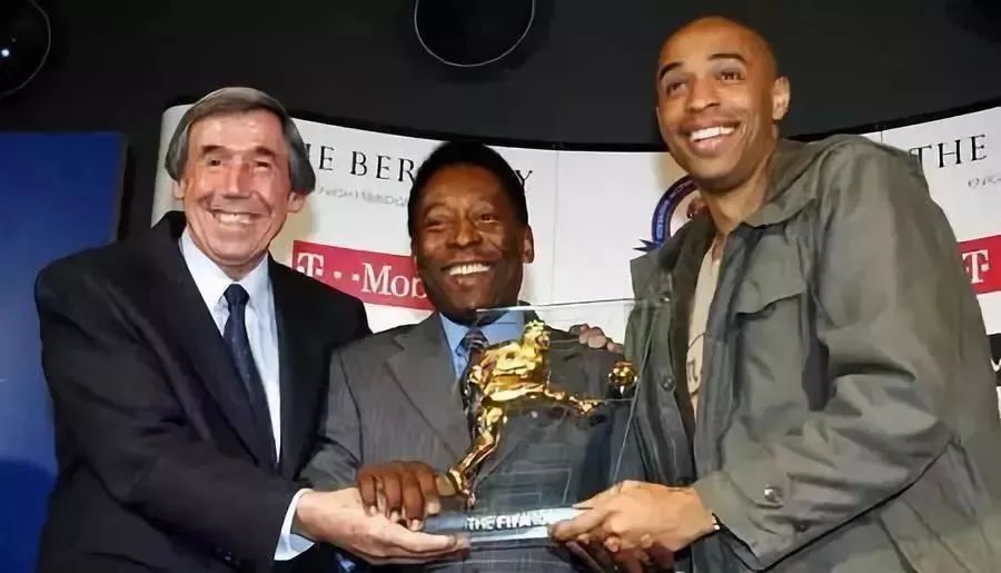 球王贝利去世享年82岁,球王贝利逝世