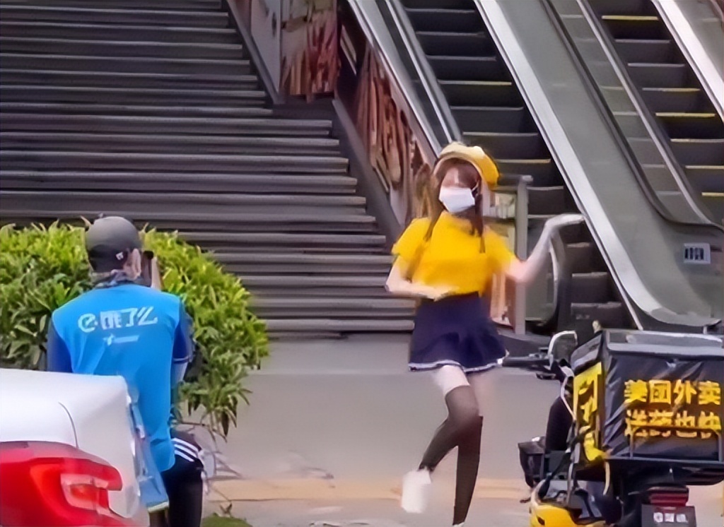黑丝短裙紧身裤？“外卖媛”卖淫模式曝光：一单两小时日入一万三
