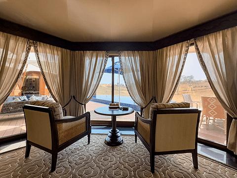 阿联酋丽思卡尔顿,阿联酋野奢帐篷