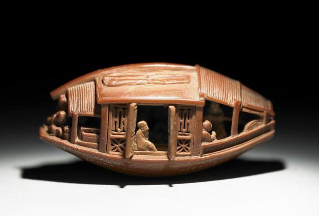 橄榄核雕方寸之间,舟山核雕方寸之间