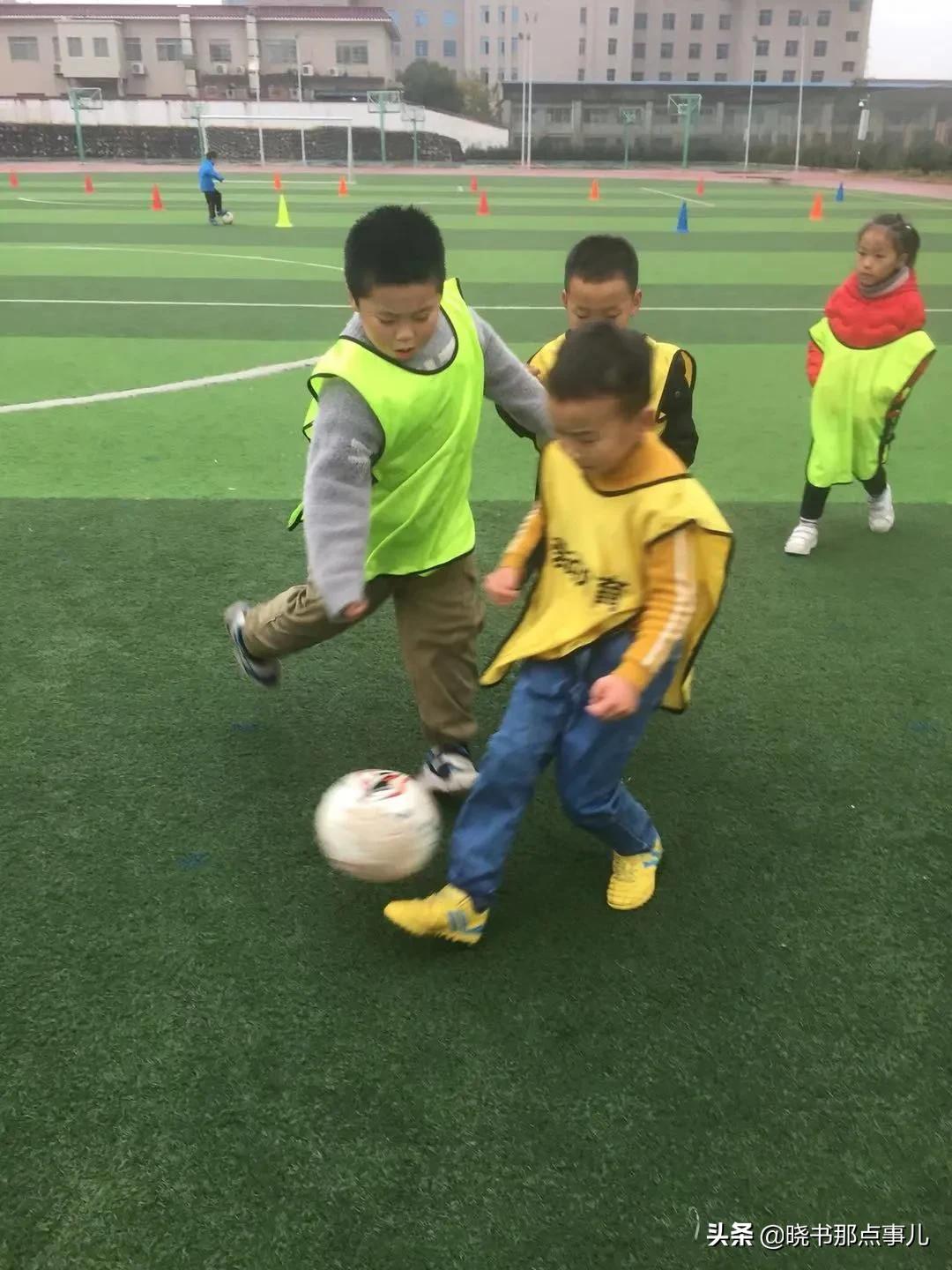 我们班的足球赛作文300字,记一次足球赛的作文600字