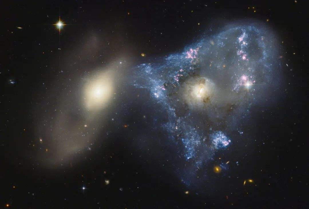 宇宙星系引力异常之谜,可观测宇宙和黑洞碰撞