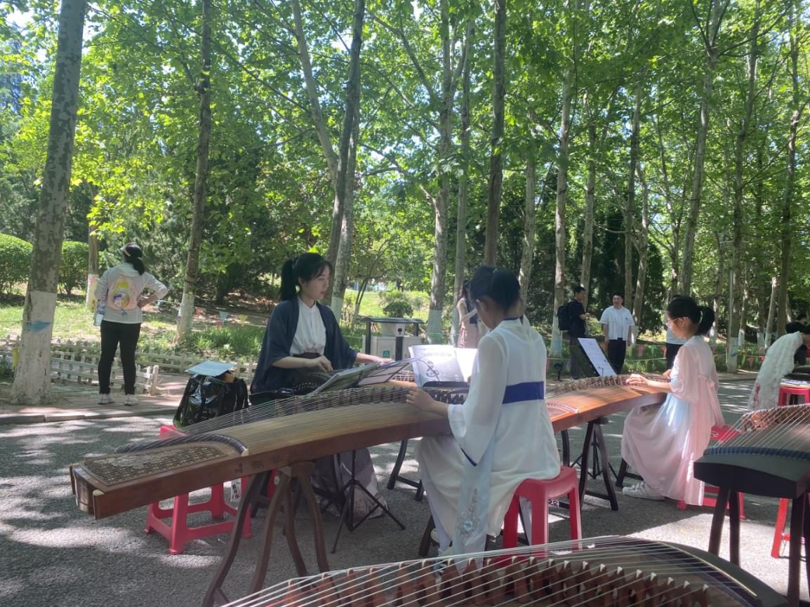 雅乐悠扬展古筝文化魅力