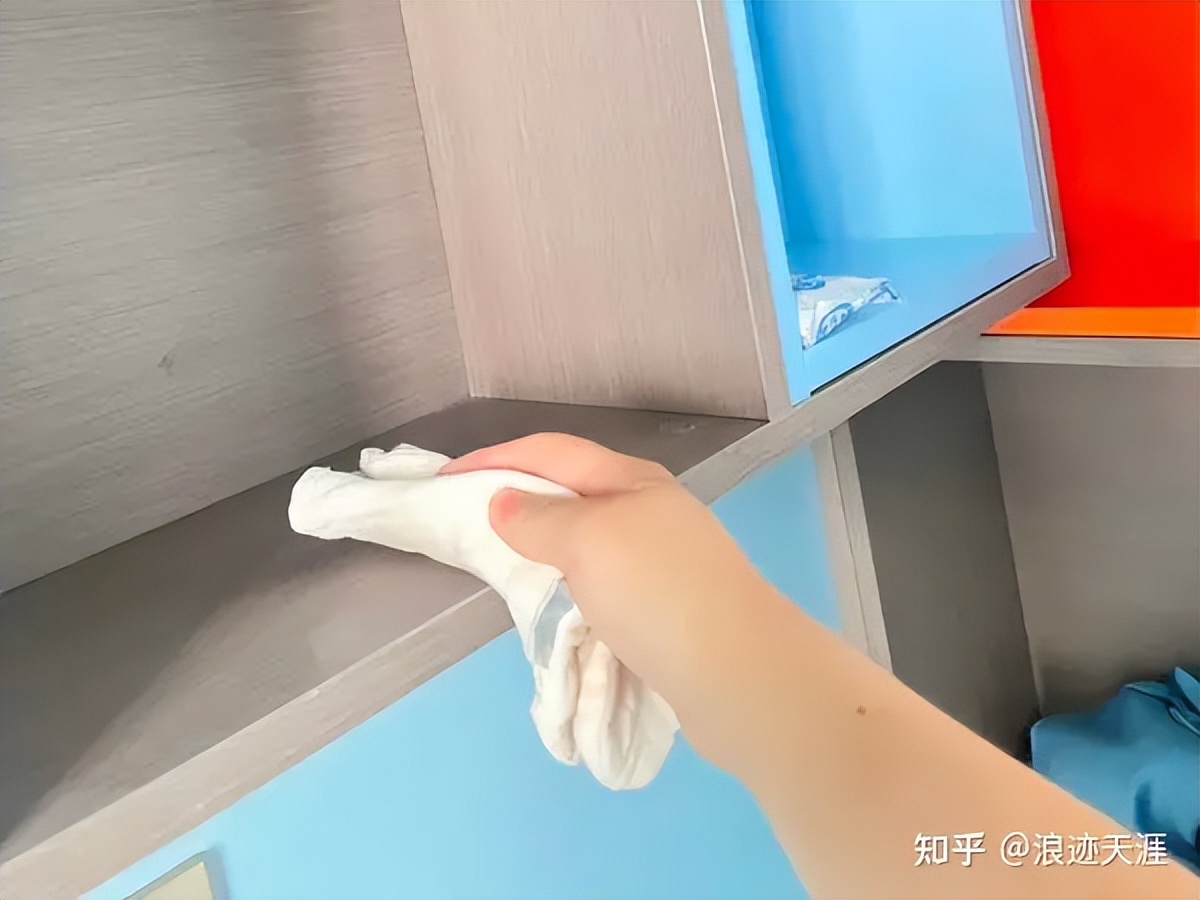 怎么去除房间的新家具异味,房间家具有异味最快解决方法