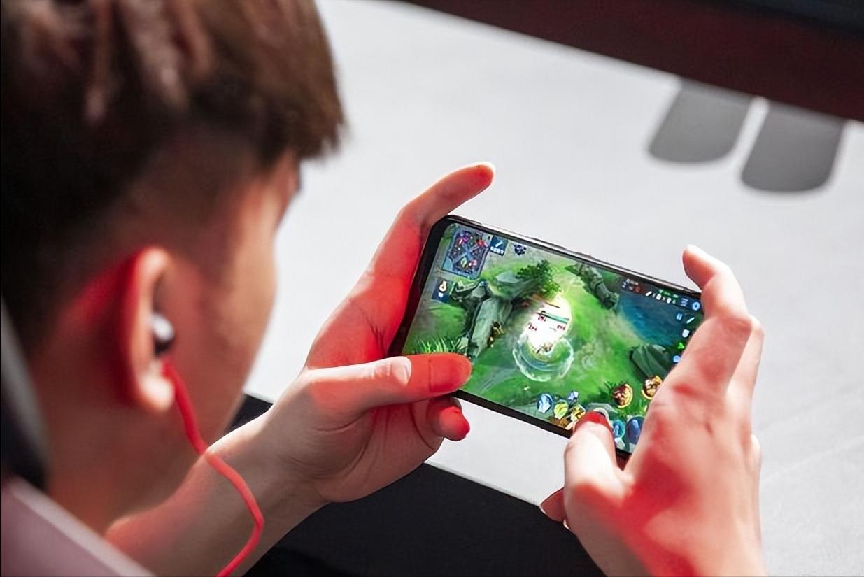 刘一霖老师：孩子沉迷游戏拒绝和父母沟通？试试这4步沟通法