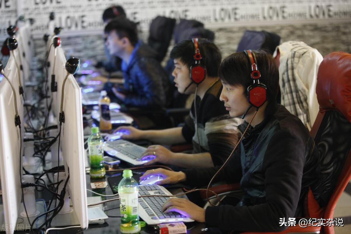 摆摊卖炒饭一年赚10万方法,一位平民女士靠卖炒饭创业成功