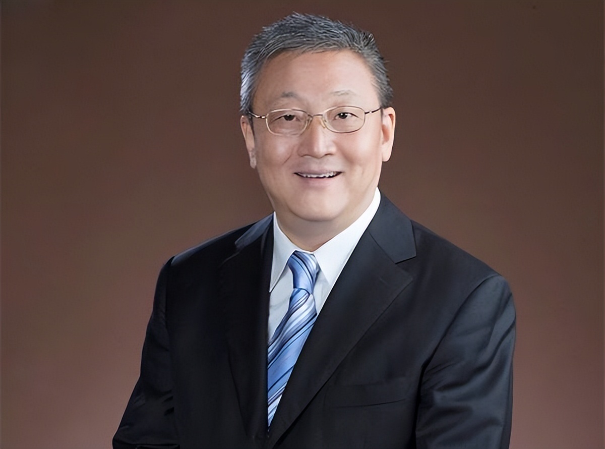 穷小子逆袭变亿万富翁后的故事,穷小子逆袭竟然成为亿万富翁