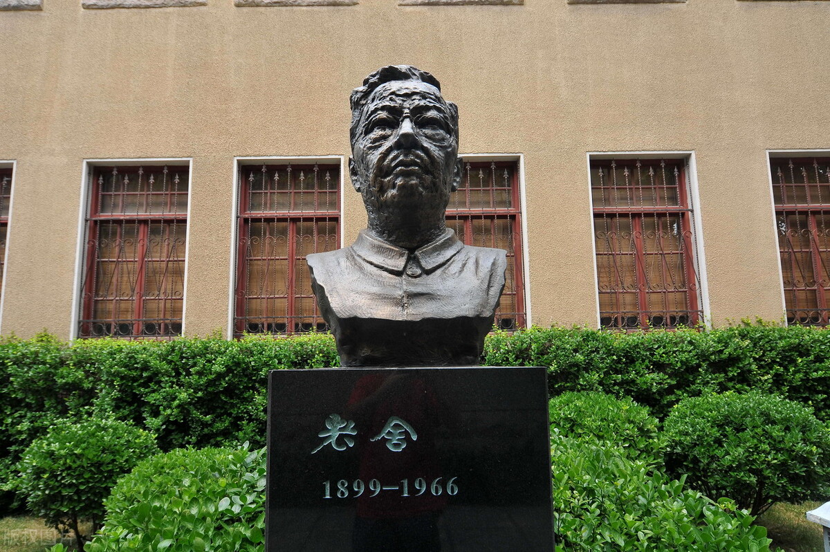 济南往事老舍,老舍说我不能爱上海与天津