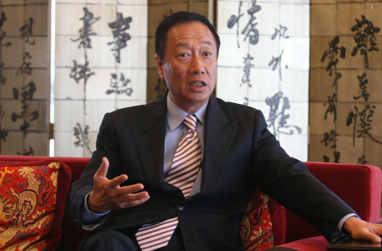 不顾豪门千金身份嫁给穷小子，后来丈夫成为首富，她却因病去世了