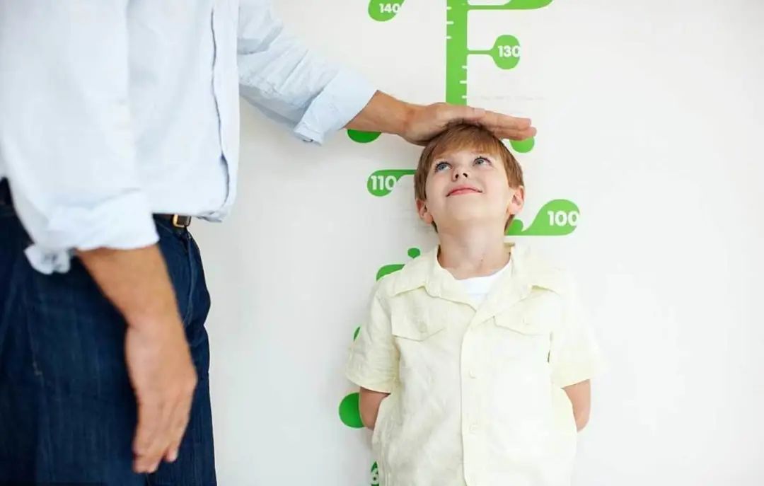 儿童身高长到多少最合适,7岁10个月男孩身高标准是多少
