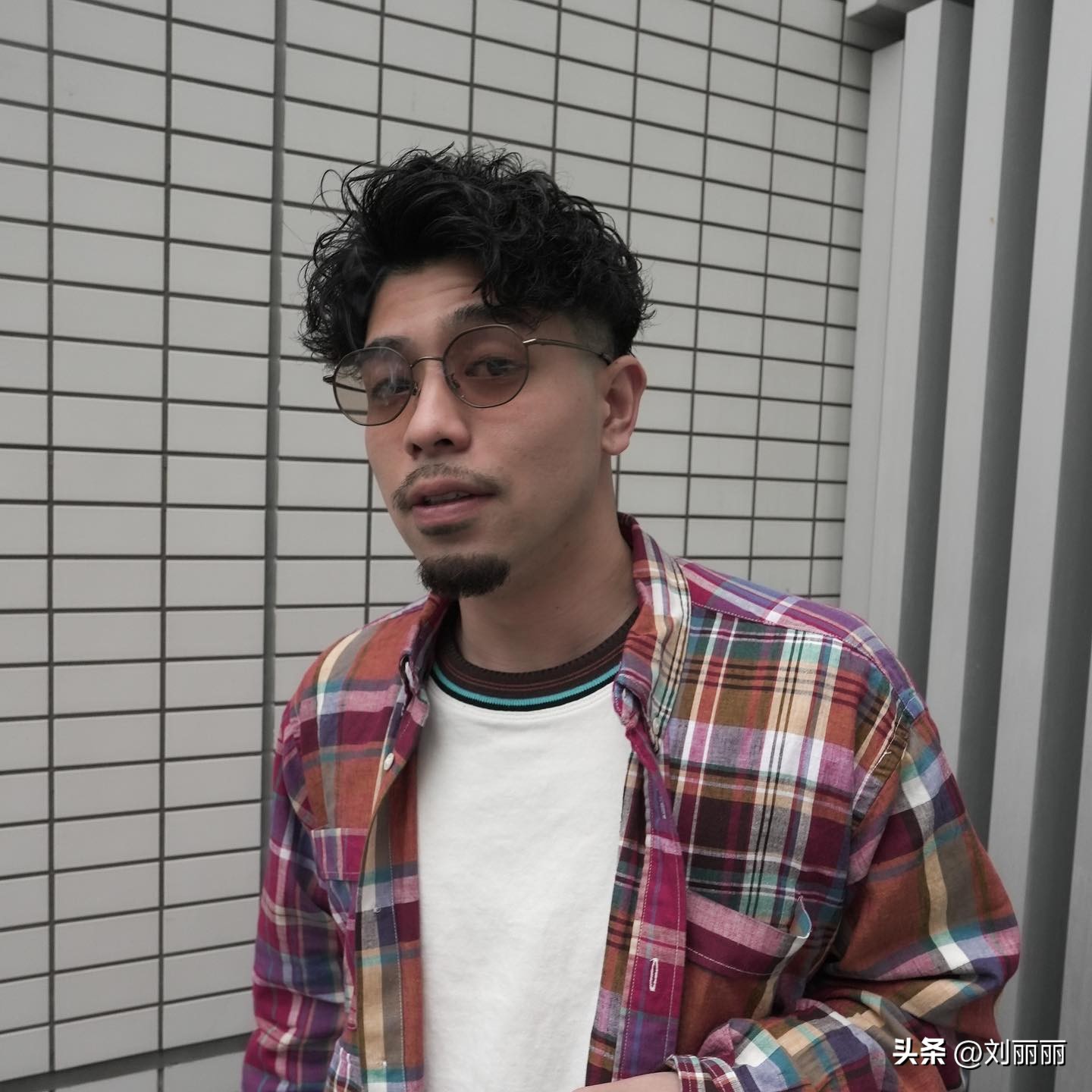 适合微胖男生的纹理烫,男生黑人烫中长造型效果