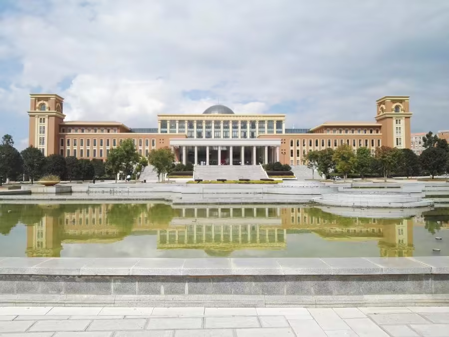 云南大学呈贡校区值得逛逛的地方,彩云之南昆明之行结束