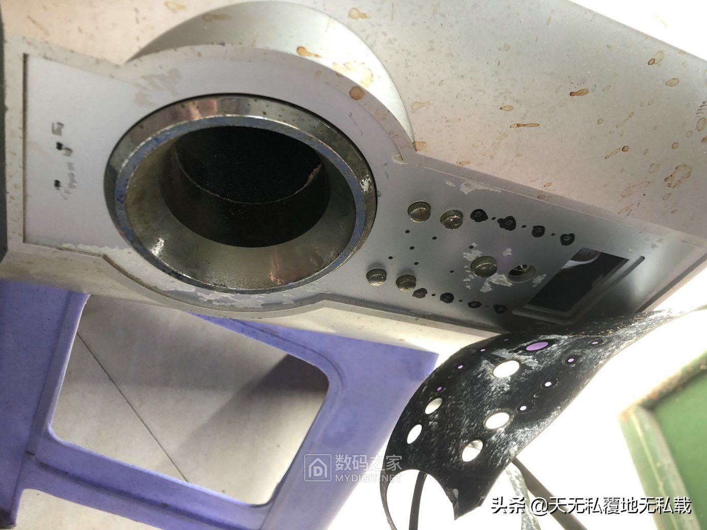 拆台长虹AV-3008低音炮功放