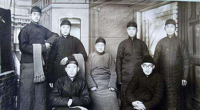 “亮财主”乔致庸：创晋商辉煌，89岁离世，子孙筹拍《乔家大院》