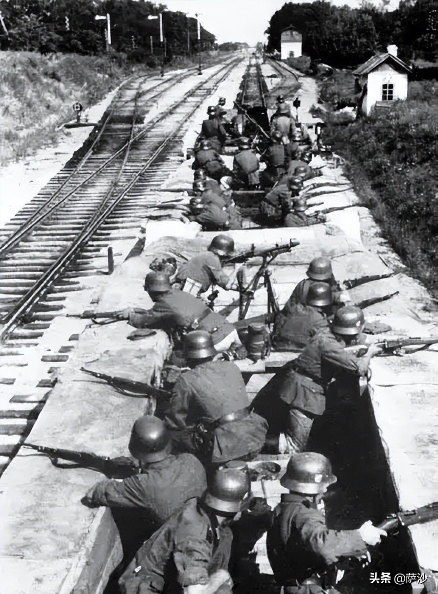 为什么各国铁路宽度不一样,不同国家的火车脱轨异事