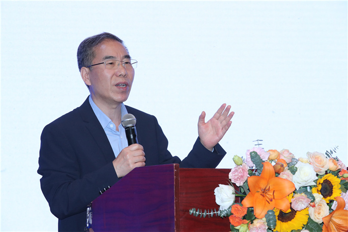 两场高端演讲，一场专题对话！荆州举行中国童装企业家沙龙聊这事