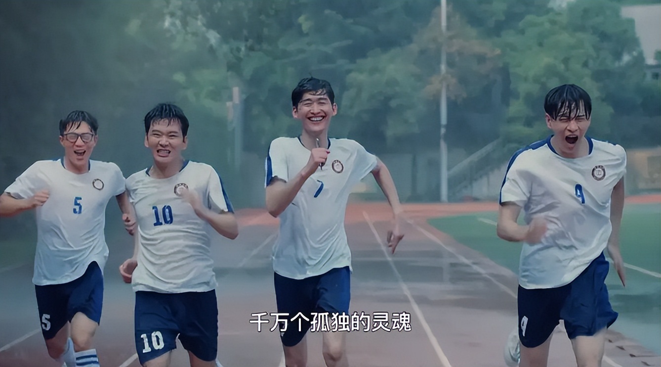 强吻、摸胸、扯裙子，这些男星到底是真投入，还是想揩油？