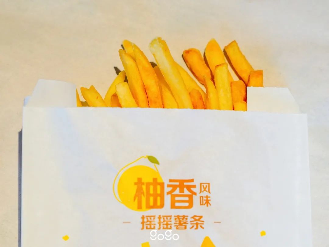 一口上头！麦当劳的新汉堡脆到了我的心巴上