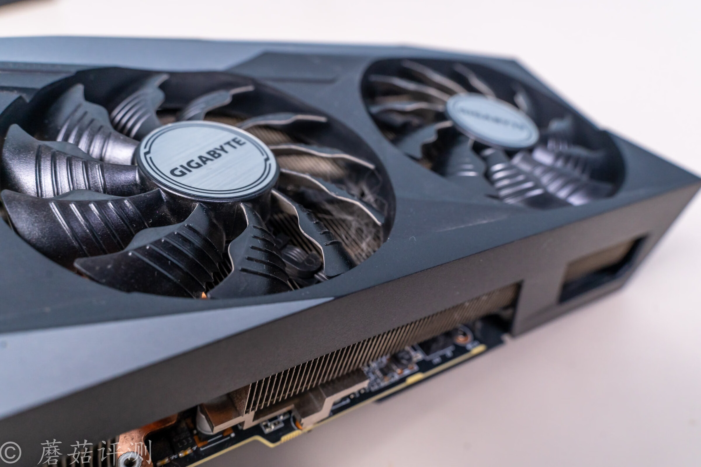 技嘉3090ti水雕显卡,技嘉rtx4090魔鹰oc怎么样