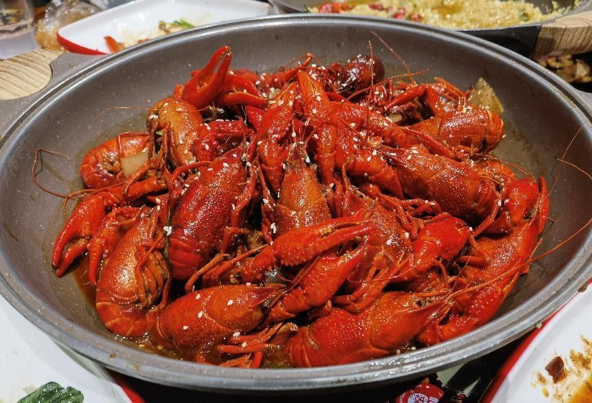 隋潮龙虾季——吃龙虾、喝啤酒