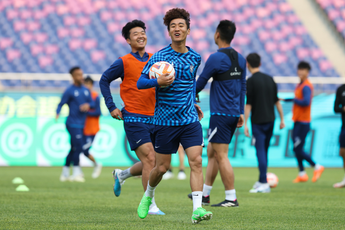 足球韦世豪被骂原视频,韦世豪被球迷骂原视频中超