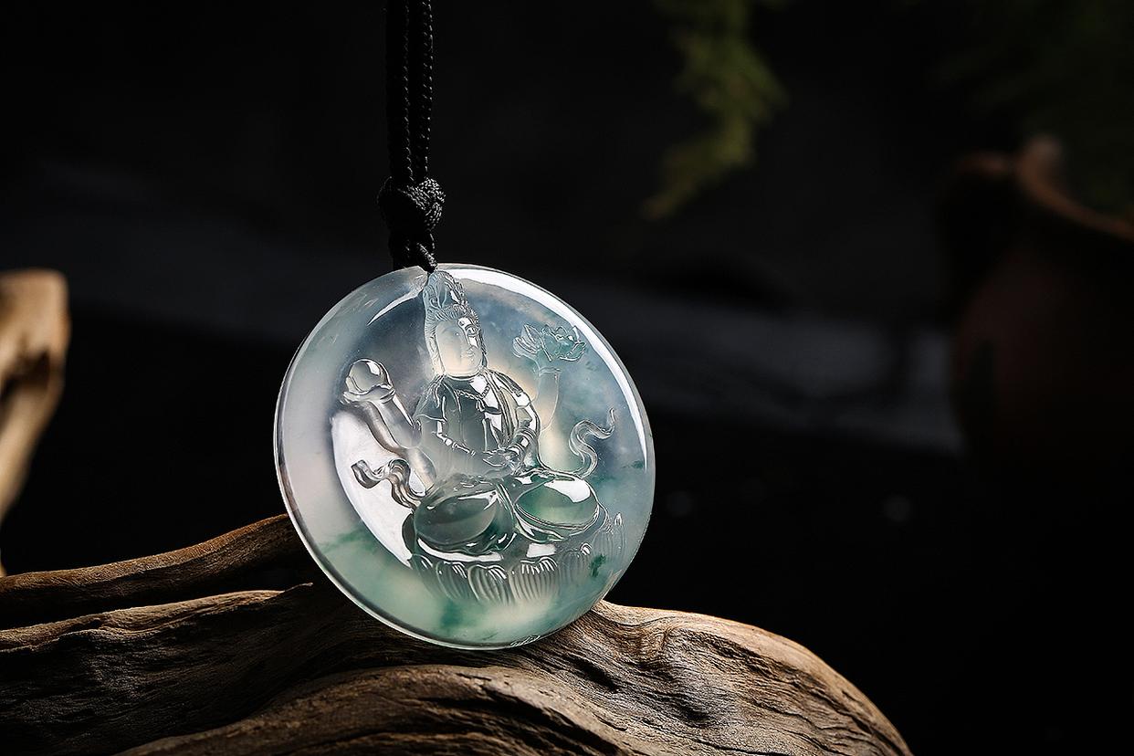 在文玩圈要记住，二手的翡翠不能买，有这几个原因！