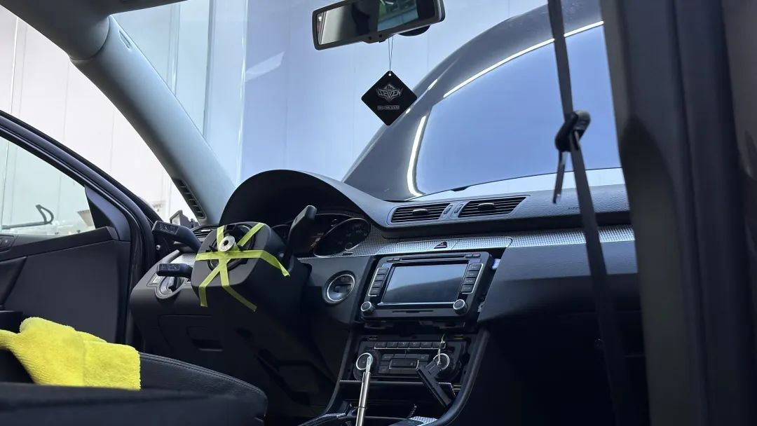 r36翻新改造全过程,大众r36这么老的车怎么还卖这么贵