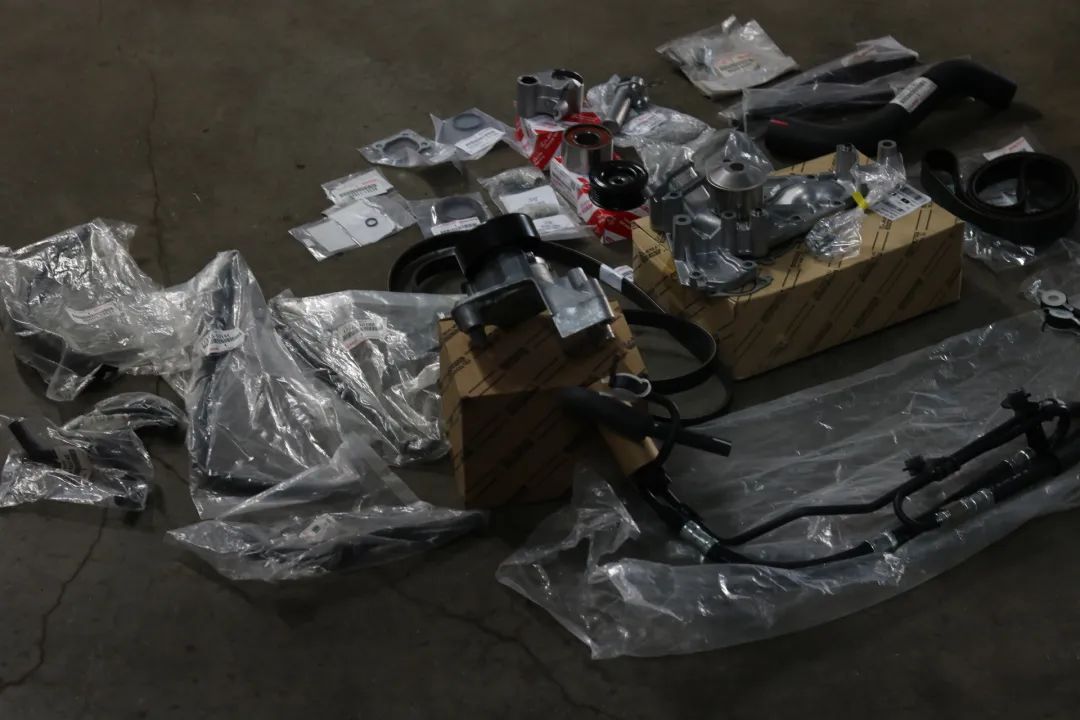 雷克萨斯ls430翻新修复,雷克萨斯ls430老车翻新作业